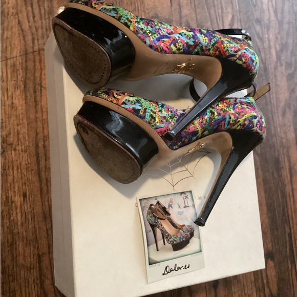 Shoes - Picture 4 of 5